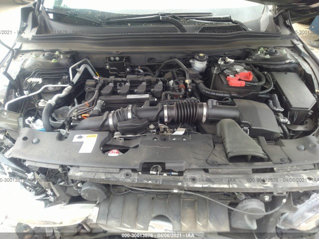 Photo 9 VIN: 1HGCV1F1XJA257930 - HONDA ACCORD 