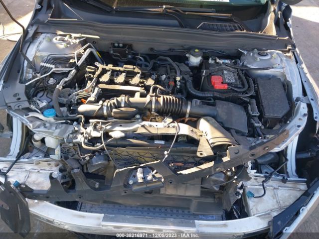 Photo 9 VIN: 1HGCV1F1XJA265283 - HONDA ACCORD 