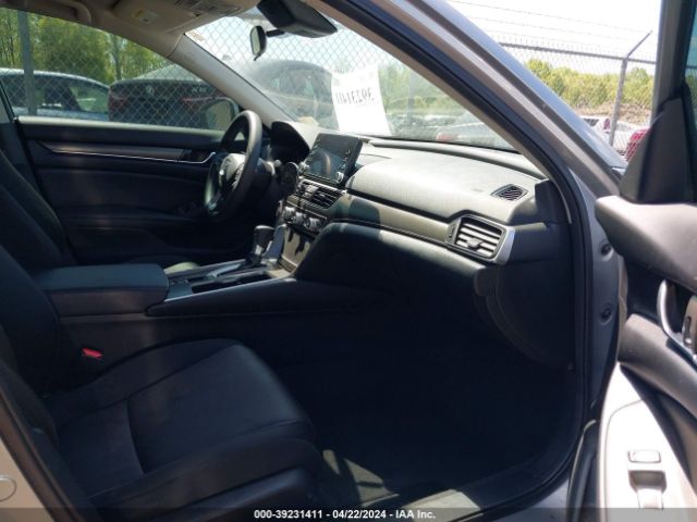 Photo 4 VIN: 1HGCV1F1XKA117961 - HONDA ACCORD 