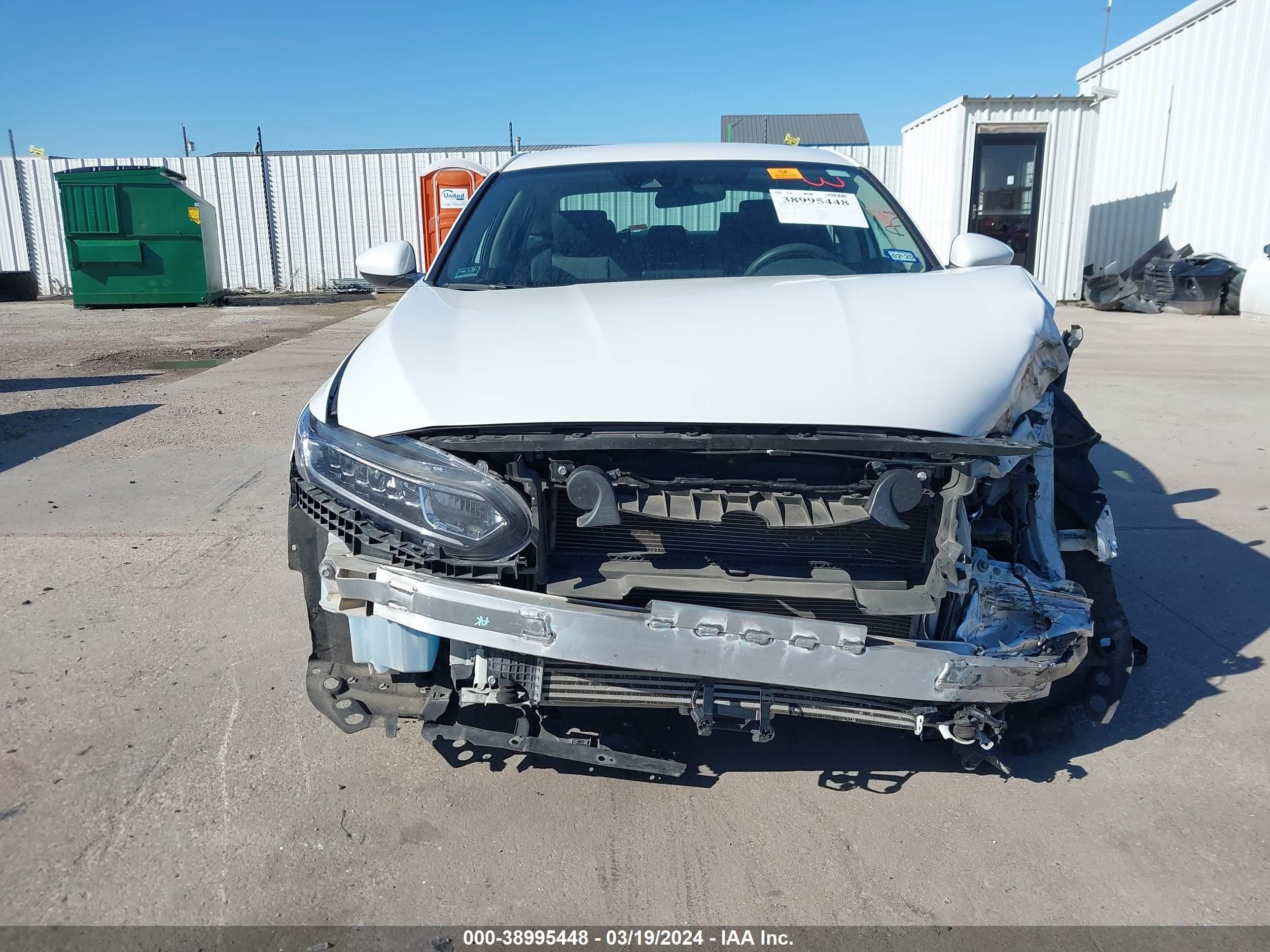 Photo 11 VIN: 1HGCV1F1XLA053177 - HONDA ACCORD 