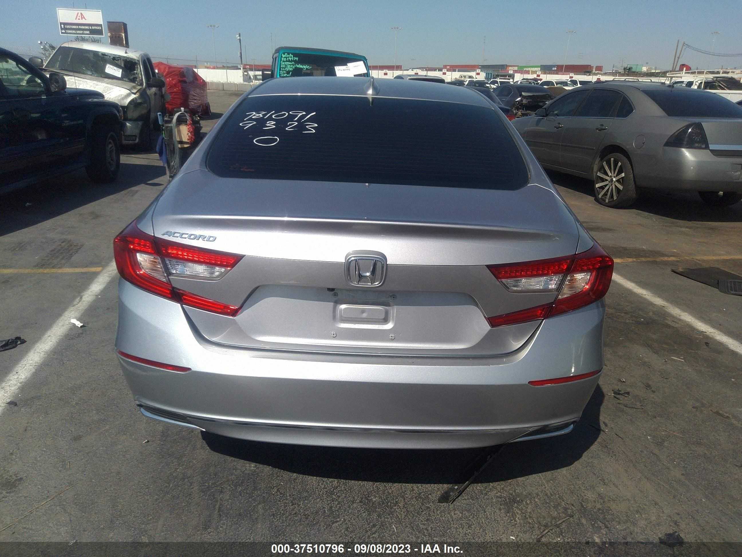 Photo 15 VIN: 1HGCV1F1XLA085868 - HONDA ACCORD 