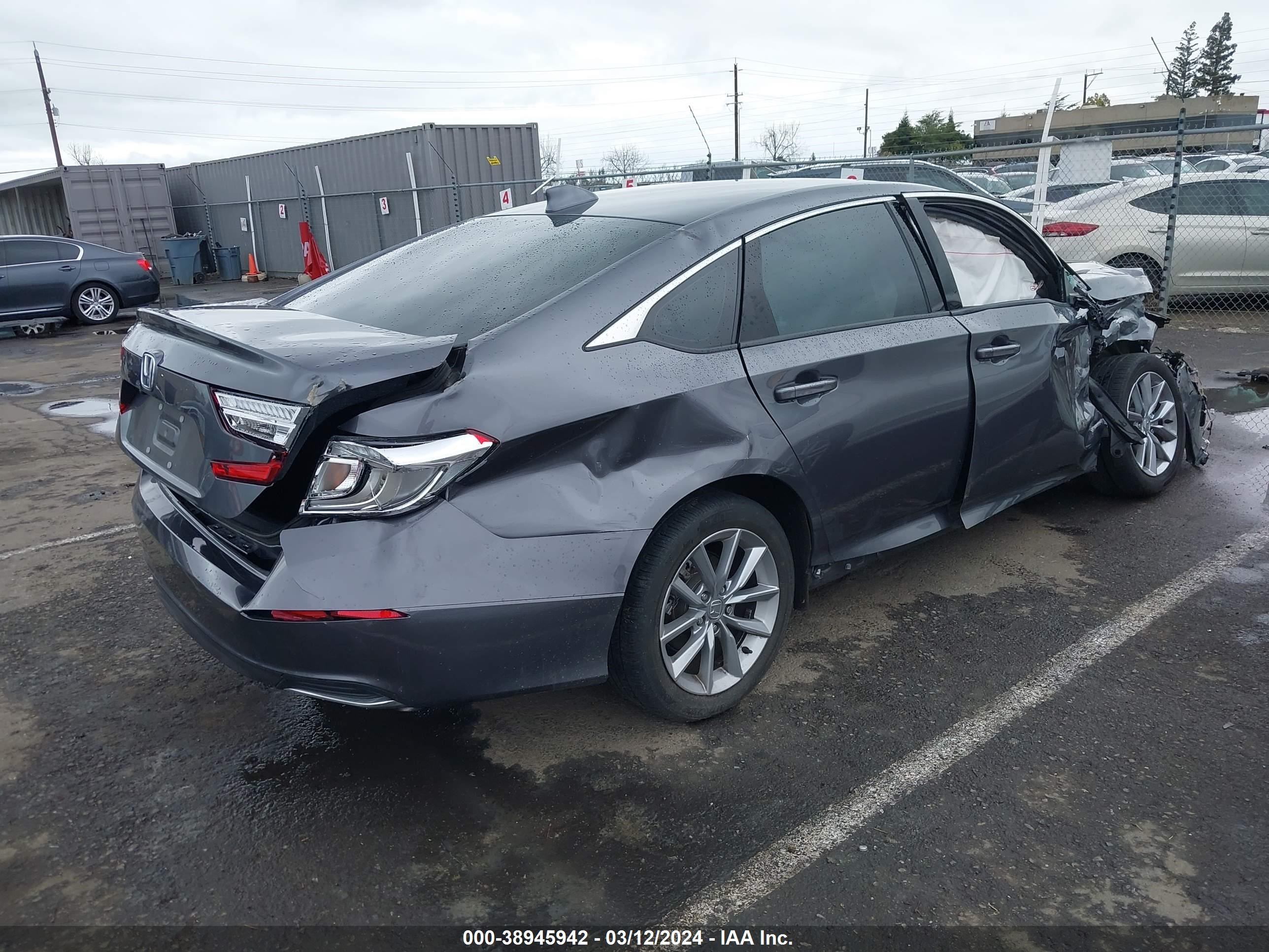 Photo 3 VIN: 1HGCV1F1XMA047512 - HONDA ACCORD 