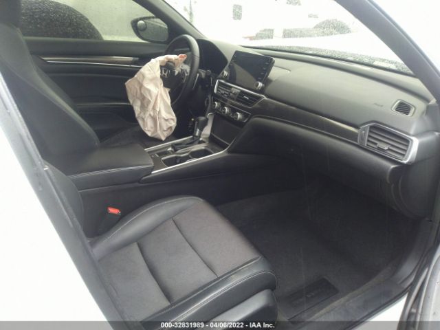 Photo 4 VIN: 1HGCV1F30JA010756 - HONDA ACCORD SEDAN 