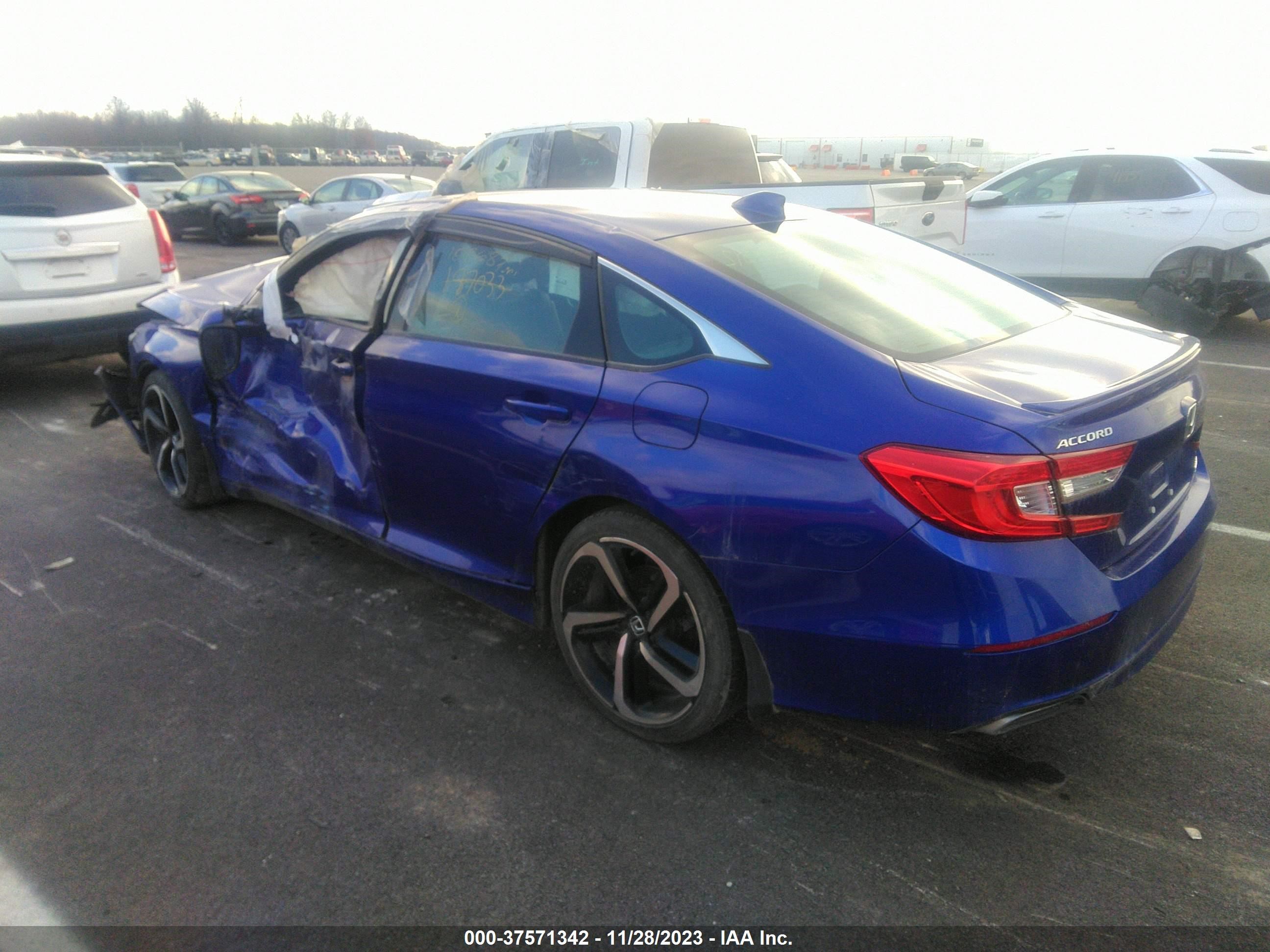 Photo 2 VIN: 1HGCV1F30JA187033 - HONDA ACCORD 