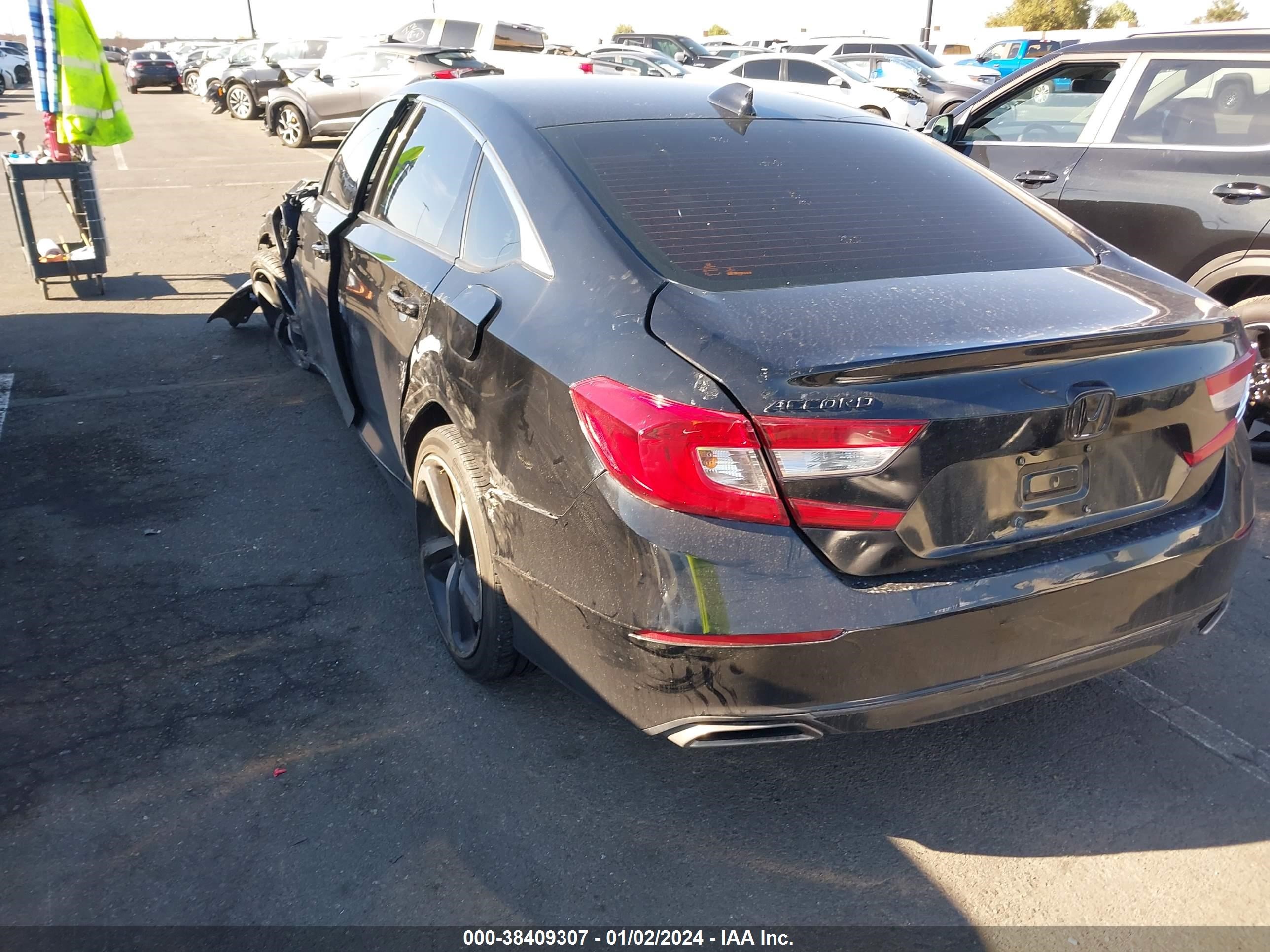 Photo 2 VIN: 1HGCV1F30KA057805 - HONDA ACCORD 