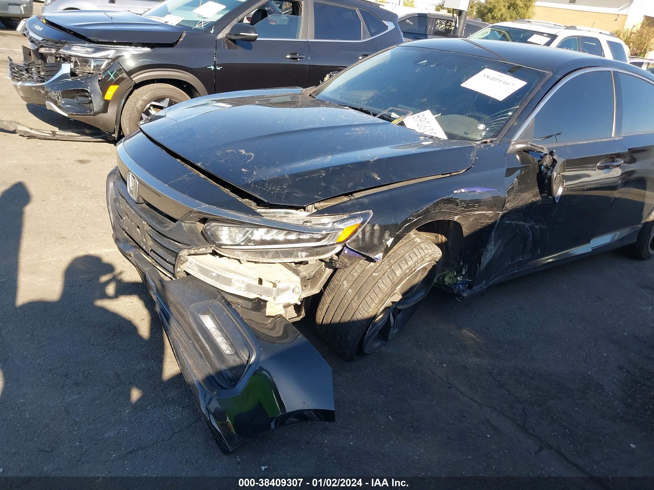 Photo 5 VIN: 1HGCV1F30KA057805 - HONDA ACCORD 