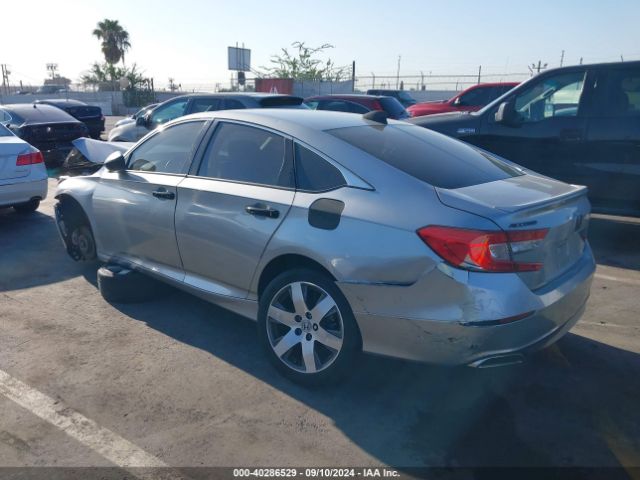 Photo 2 VIN: 1HGCV1F30KA070005 - HONDA ACCORD 