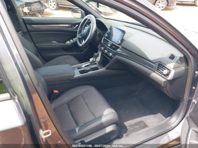 Photo 4 VIN: 1HGCV1F30KA123298 - HONDA ACCORD 