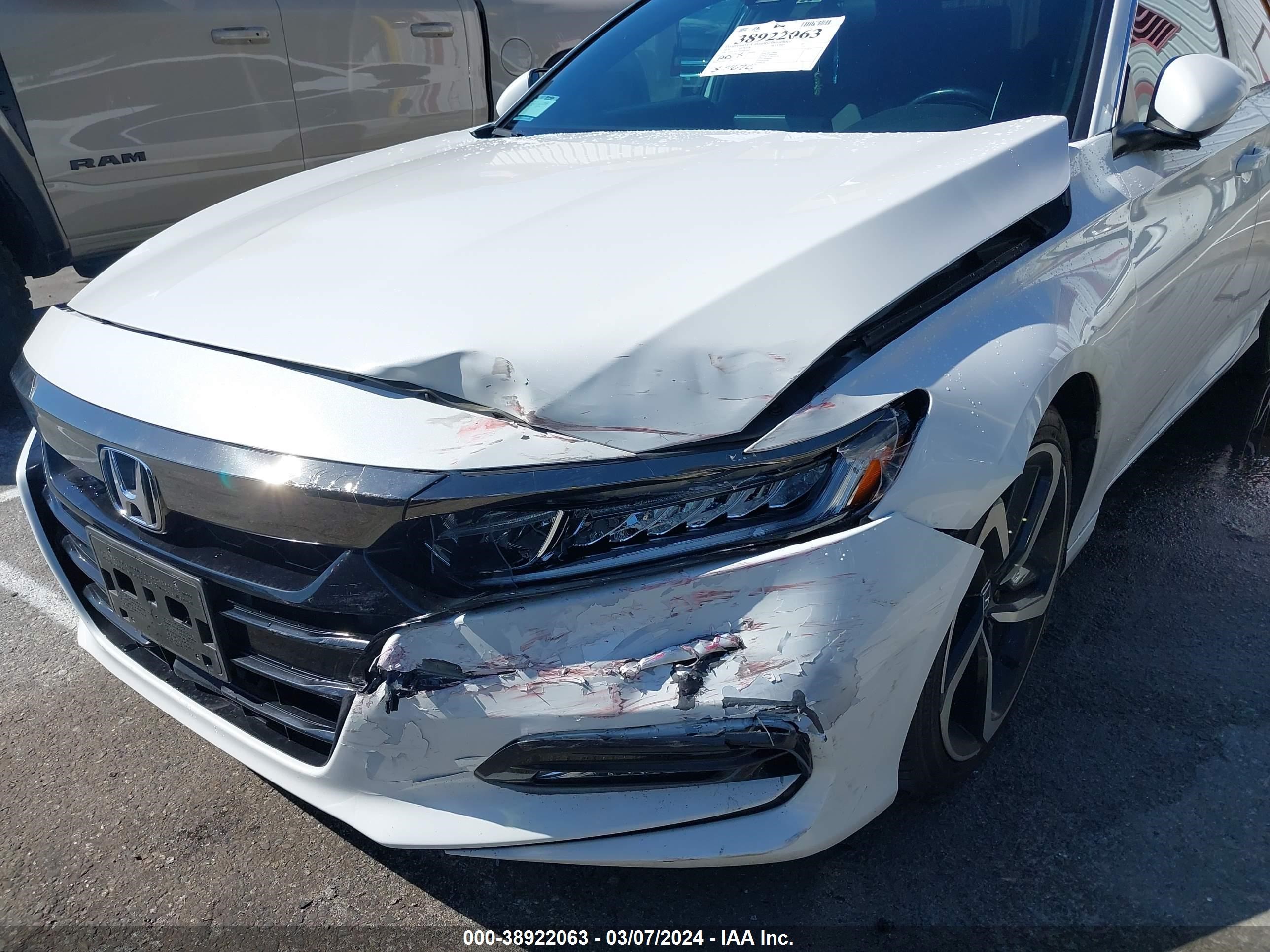 Photo 5 VIN: 1HGCV1F30LA042562 - HONDA ACCORD 