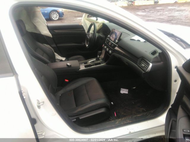 Photo 4 VIN: 1HGCV1F30LA080261 - HONDA ACCORD 