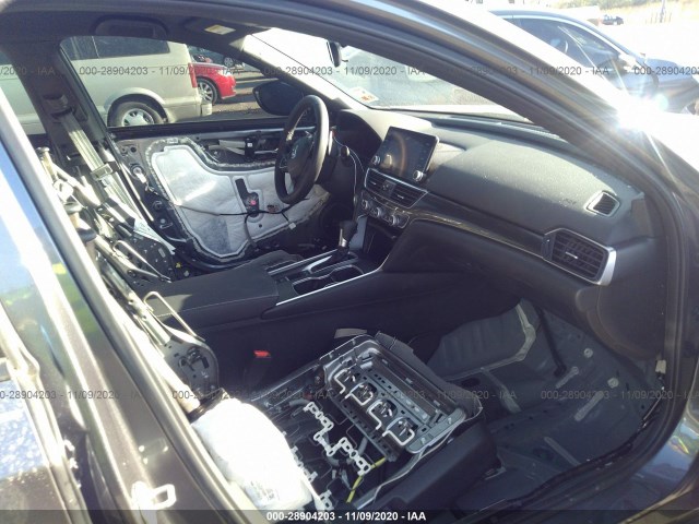 Photo 4 VIN: 1HGCV1F30LA106535 - HONDA ACCORD SEDAN 