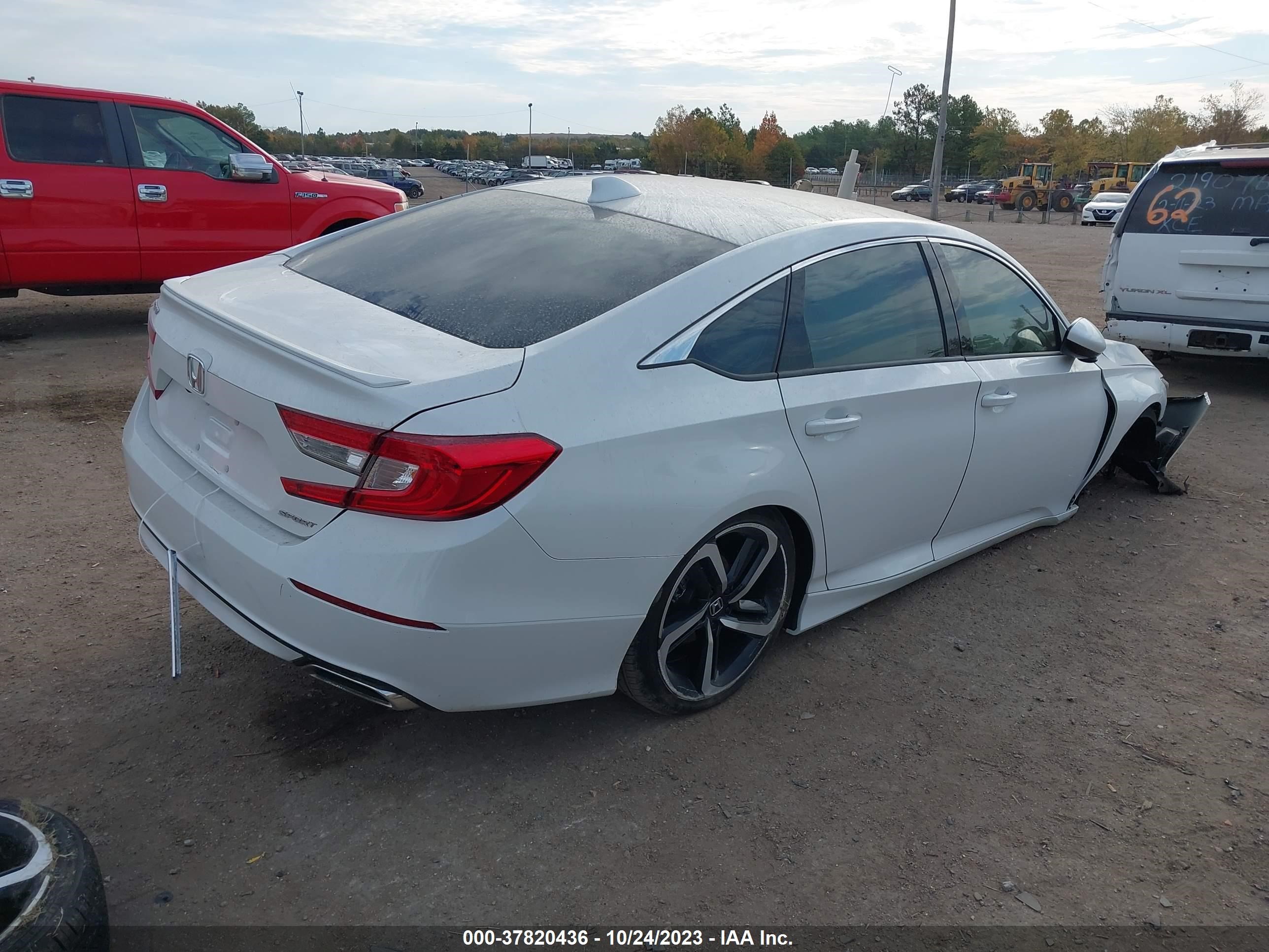 Photo 3 VIN: 1HGCV1F30LA107197 - HONDA ACCORD 