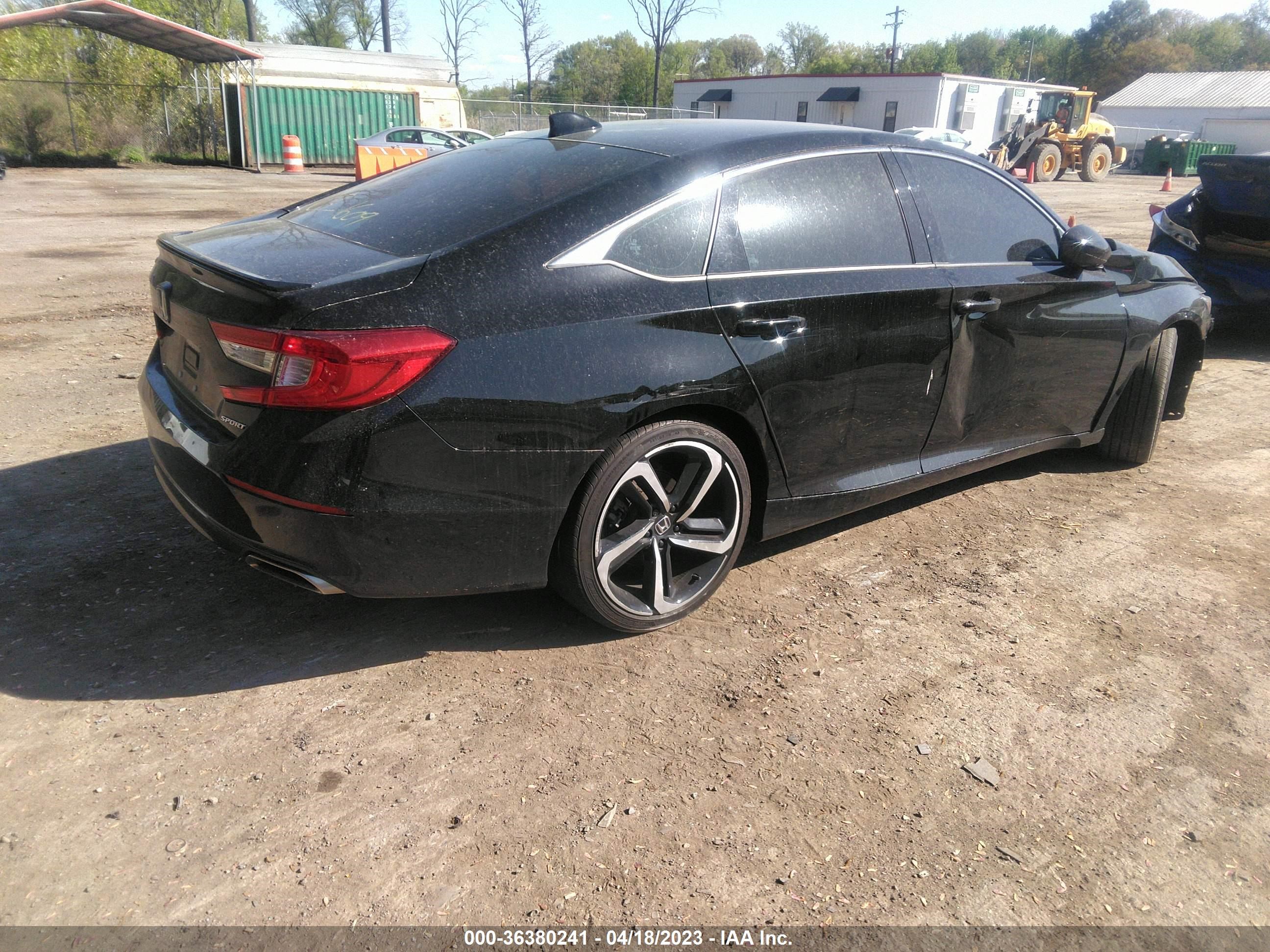 Photo 3 VIN: 1HGCV1F30LA135713 - HONDA ACCORD 