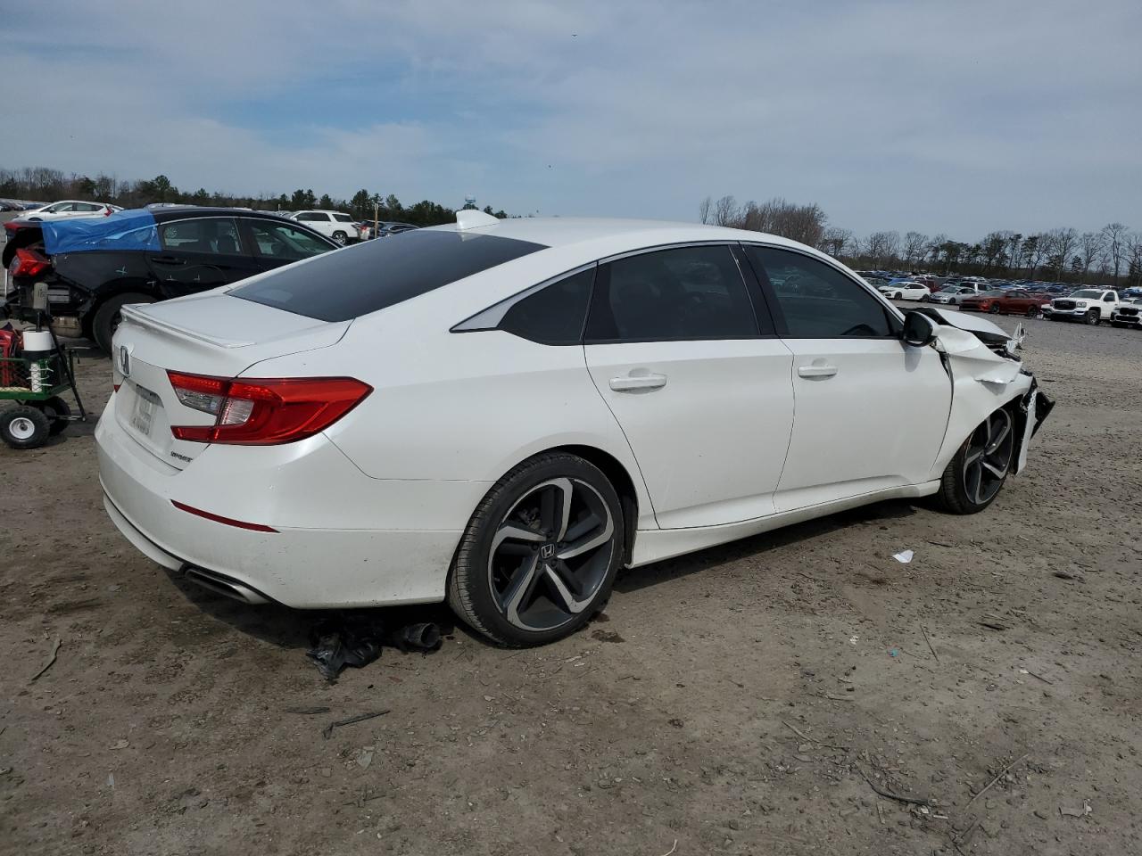 Photo 2 VIN: 1HGCV1F30LA136652 - HONDA ACCORD 