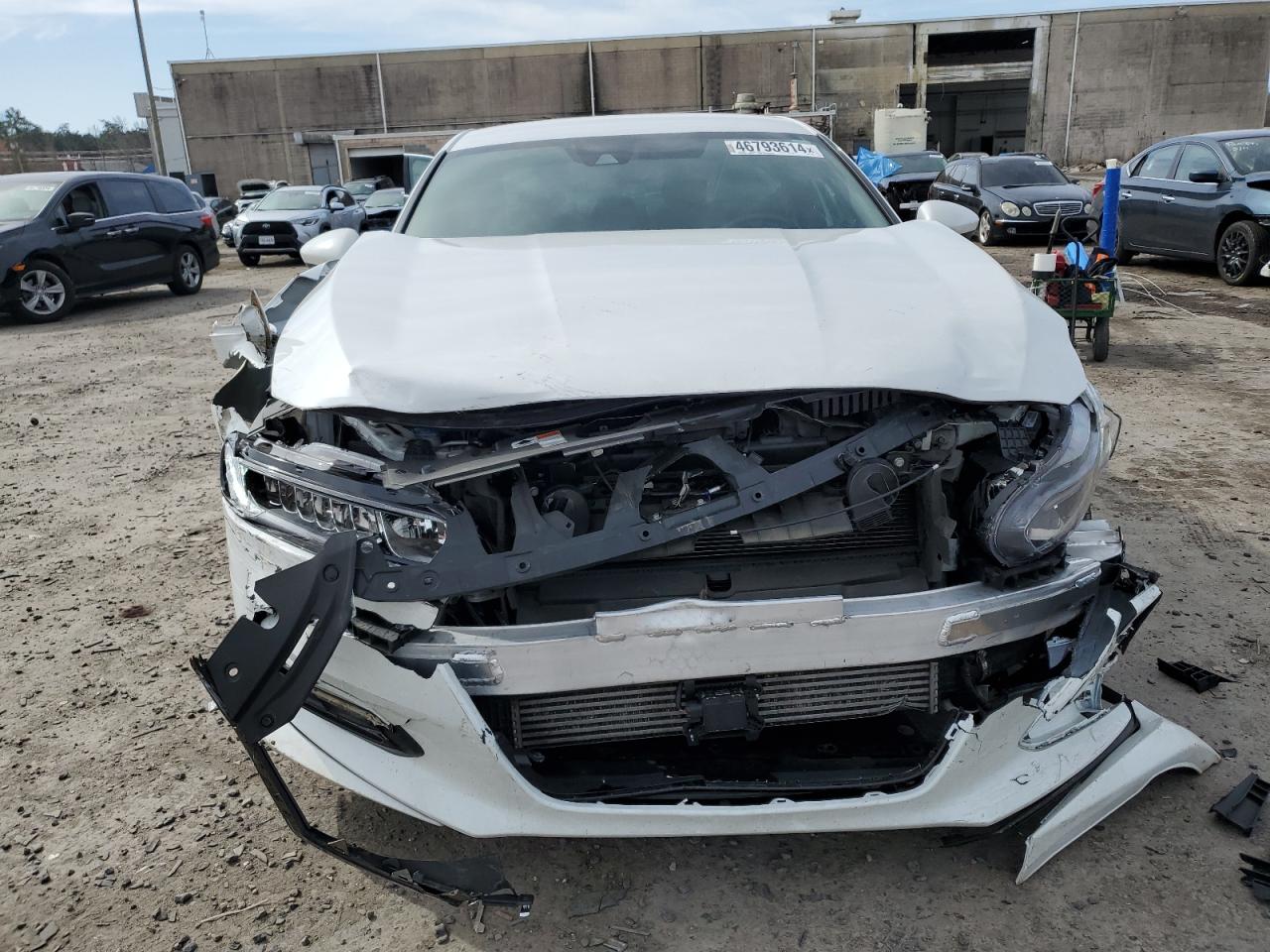 Photo 4 VIN: 1HGCV1F30LA136652 - HONDA ACCORD 