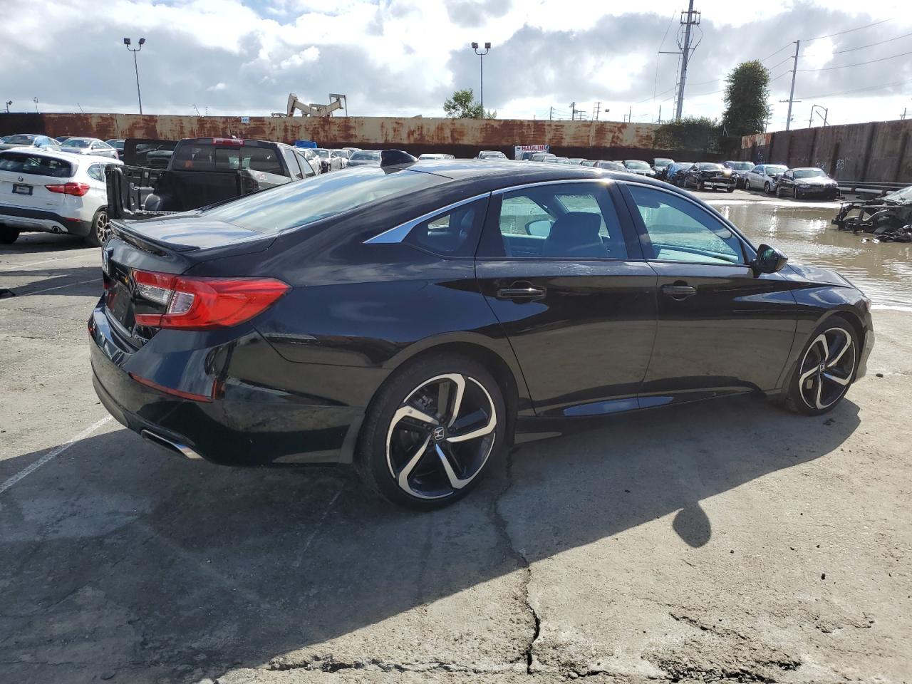 Photo 2 VIN: 1HGCV1F30NA047411 - HONDA ACCORD 