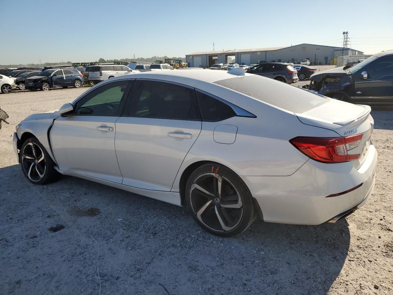 Photo 1 VIN: 1HGCV1F31JA020177 - HONDA ACCORD 