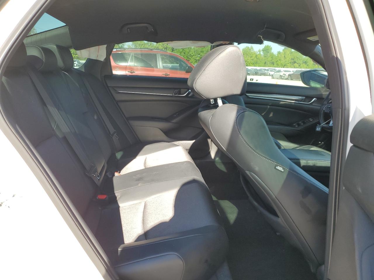 Photo 9 VIN: 1HGCV1F31JA020177 - HONDA ACCORD 