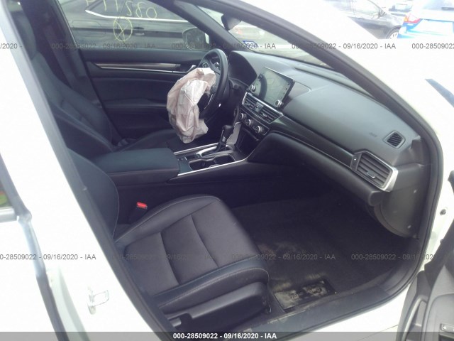 Photo 4 VIN: 1HGCV1F31JA082114 - HONDA ACCORD SEDAN 