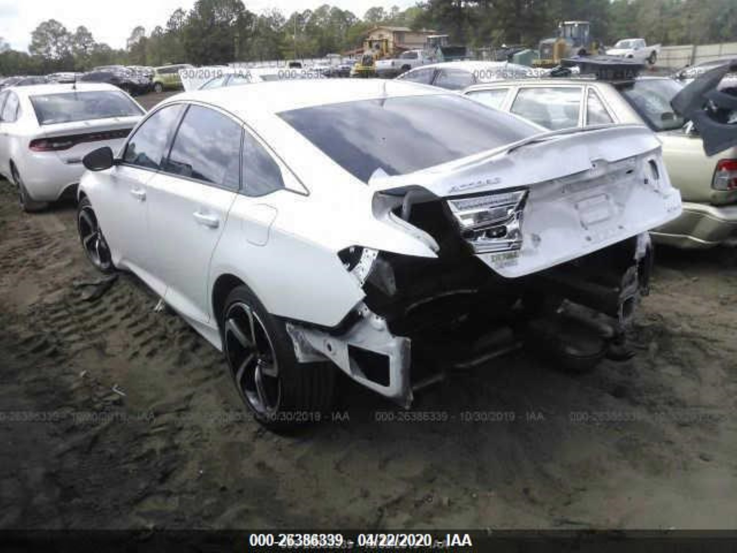 Photo 2 VIN: 1HGCV1F31JA226857 - HONDA ACCORD 