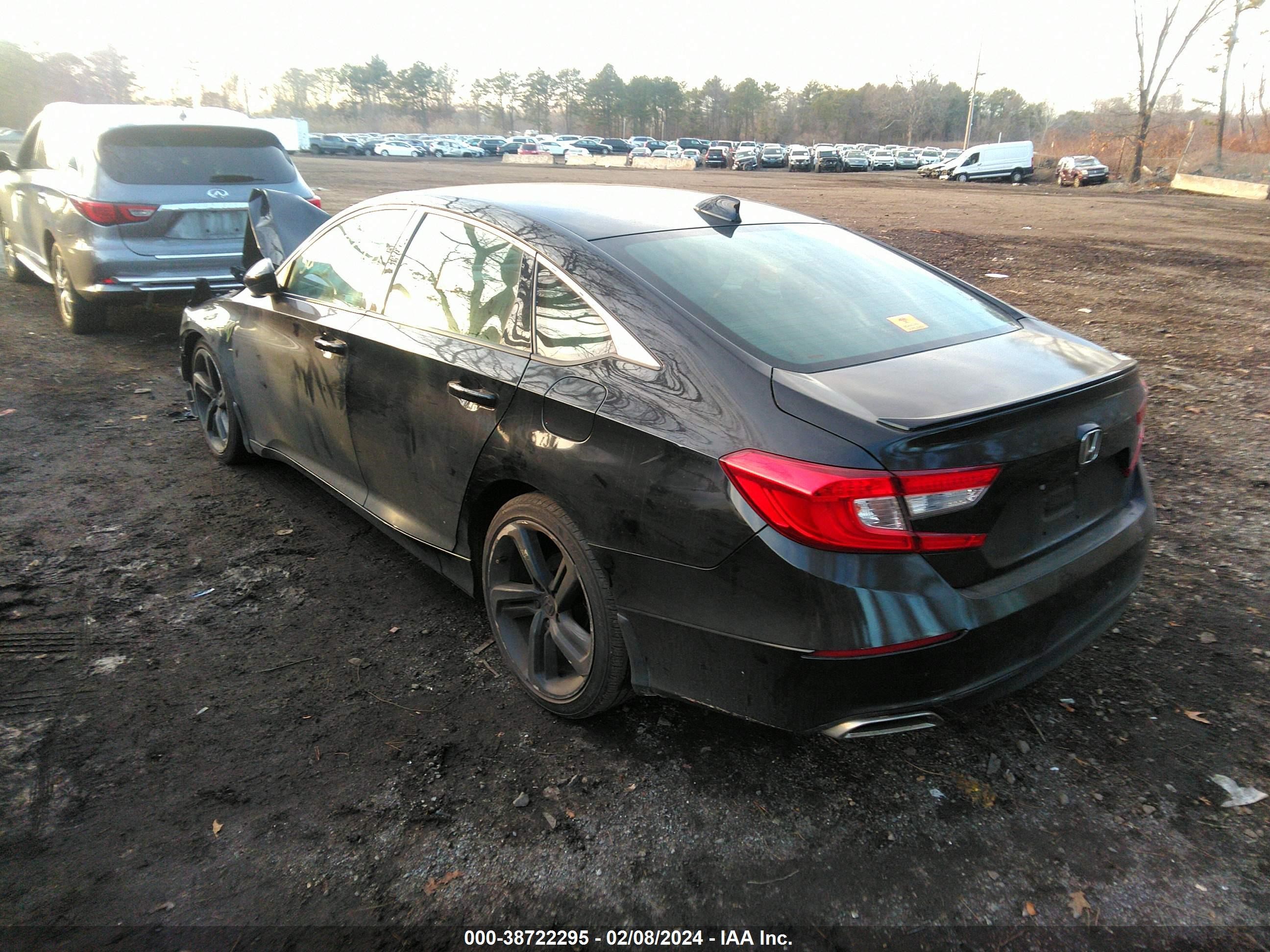 Photo 2 VIN: 1HGCV1F31KA045470 - HONDA ACCORD 