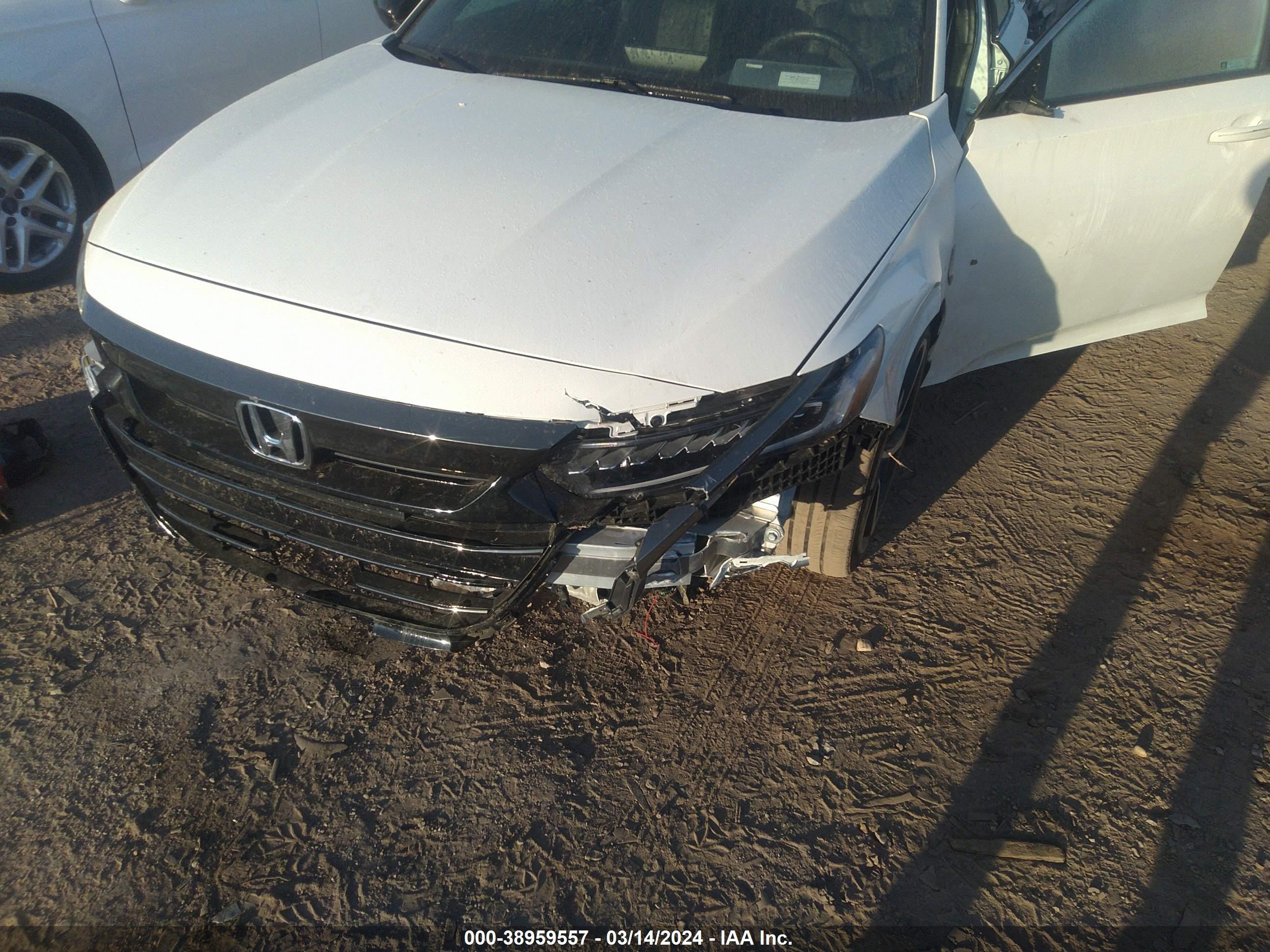 Photo 5 VIN: 1HGCV1F31NA105400 - HONDA ACCORD 