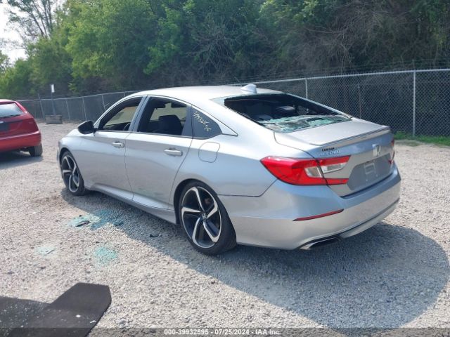 Photo 2 VIN: 1HGCV1F32JA008815 - HONDA ACCORD 