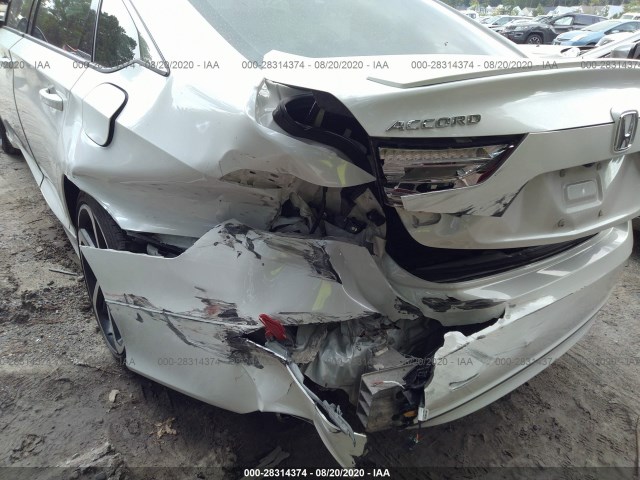 Photo 5 VIN: 1HGCV1F32JA058808 - HONDA ACCORD SEDAN 