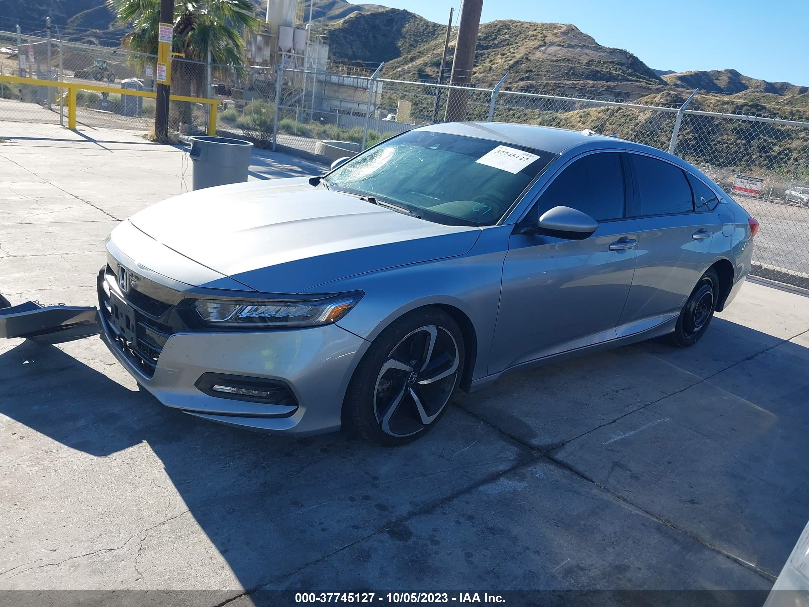 Photo 1 VIN: 1HGCV1F32JA165017 - HONDA ACCORD 