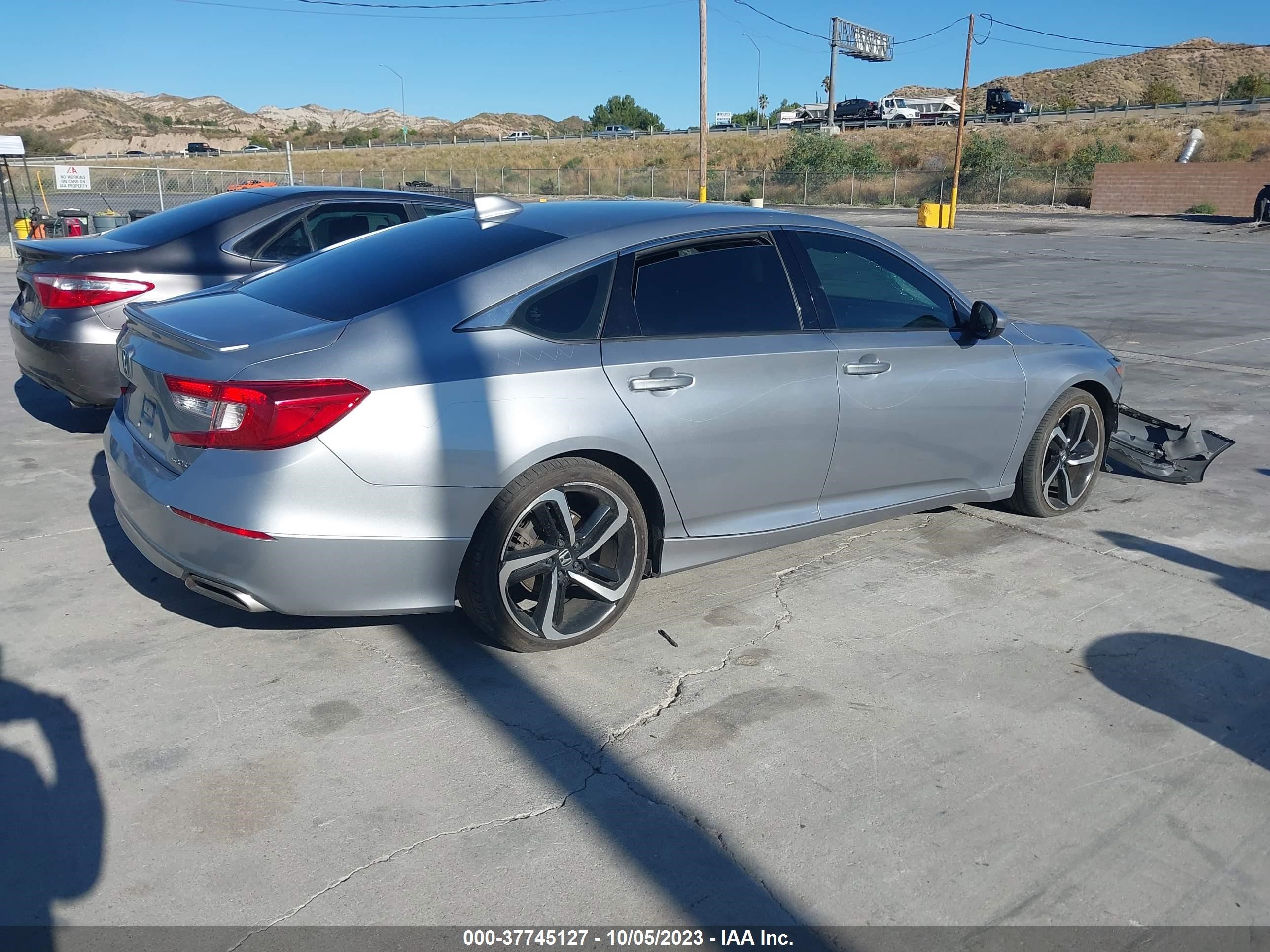 Photo 3 VIN: 1HGCV1F32JA165017 - HONDA ACCORD 