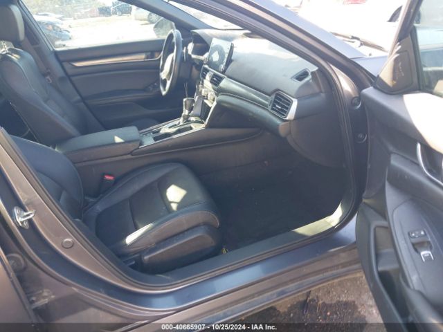 Photo 4 VIN: 1HGCV1F32KA023106 - HONDA ACCORD 