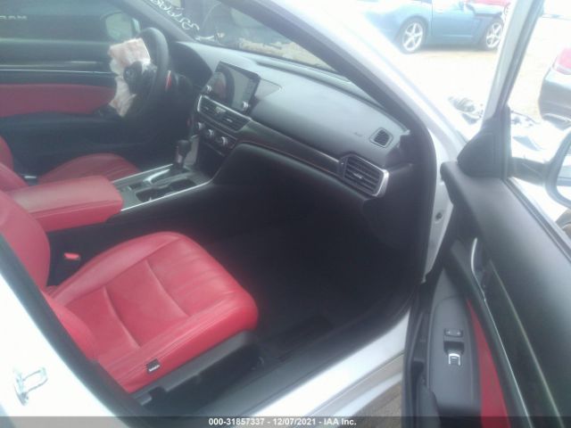 Photo 4 VIN: 1HGCV1F32LA073098 - HONDA ACCORD SEDAN 