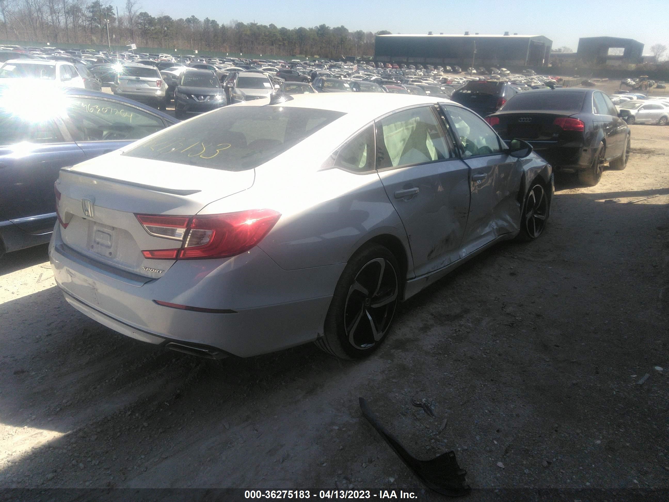 Photo 3 VIN: 1HGCV1F32NA118947 - HONDA ACCORD 