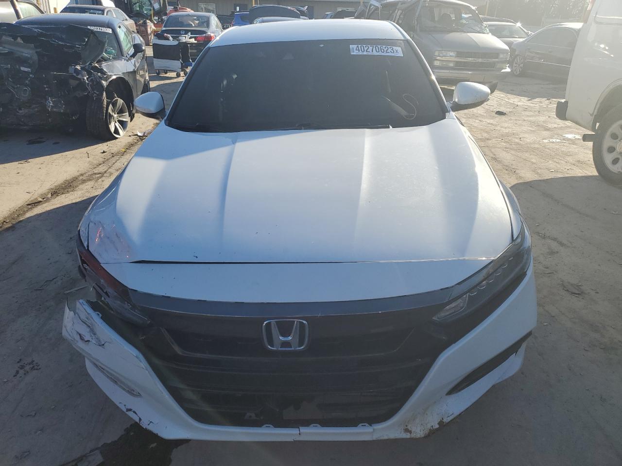 Photo 4 VIN: 1HGCV1F33JA020178 - HONDA ACCORD 