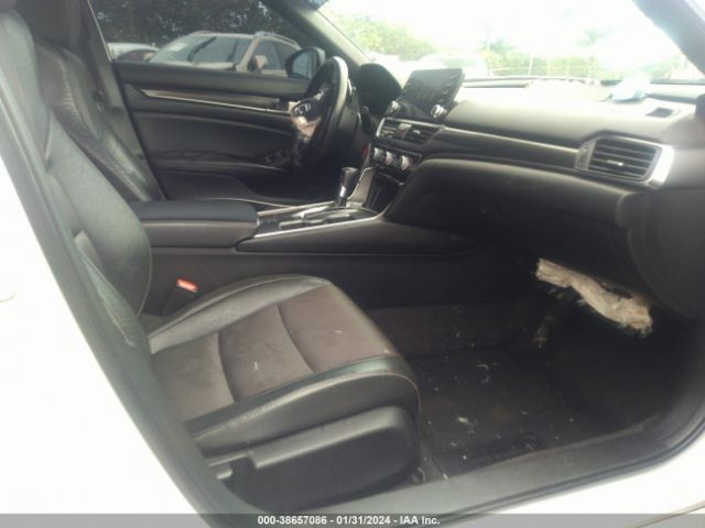 Photo 4 VIN: 1HGCV1F33JA080591 - HONDA ACCORD 