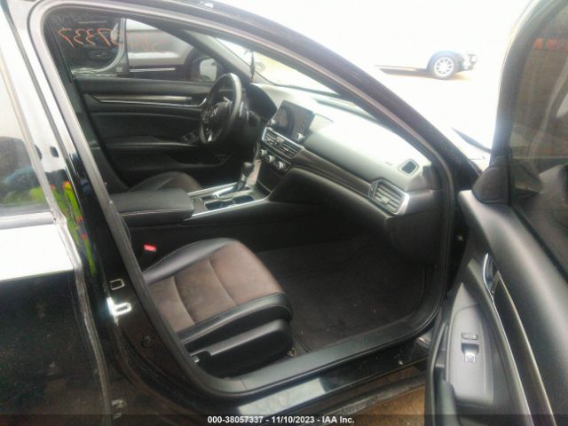 Photo 4 VIN: 1HGCV1F33JA136528 - HONDA ACCORD SEDAN 