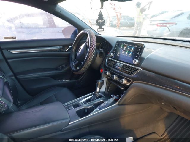 Photo 4 VIN: 1HGCV1F33JA152664 - HONDA ACCORD 