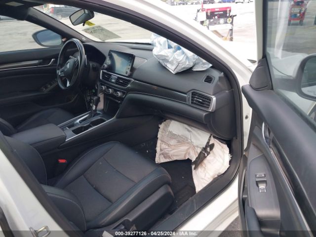 Photo 4 VIN: 1HGCV1F33JA184756 - HONDA ACCORD 