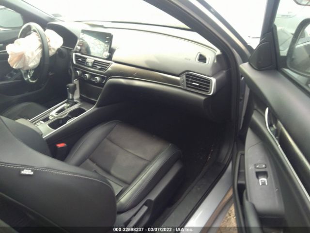 Photo 4 VIN: 1HGCV1F33JA231218 - HONDA ACCORD SEDAN 