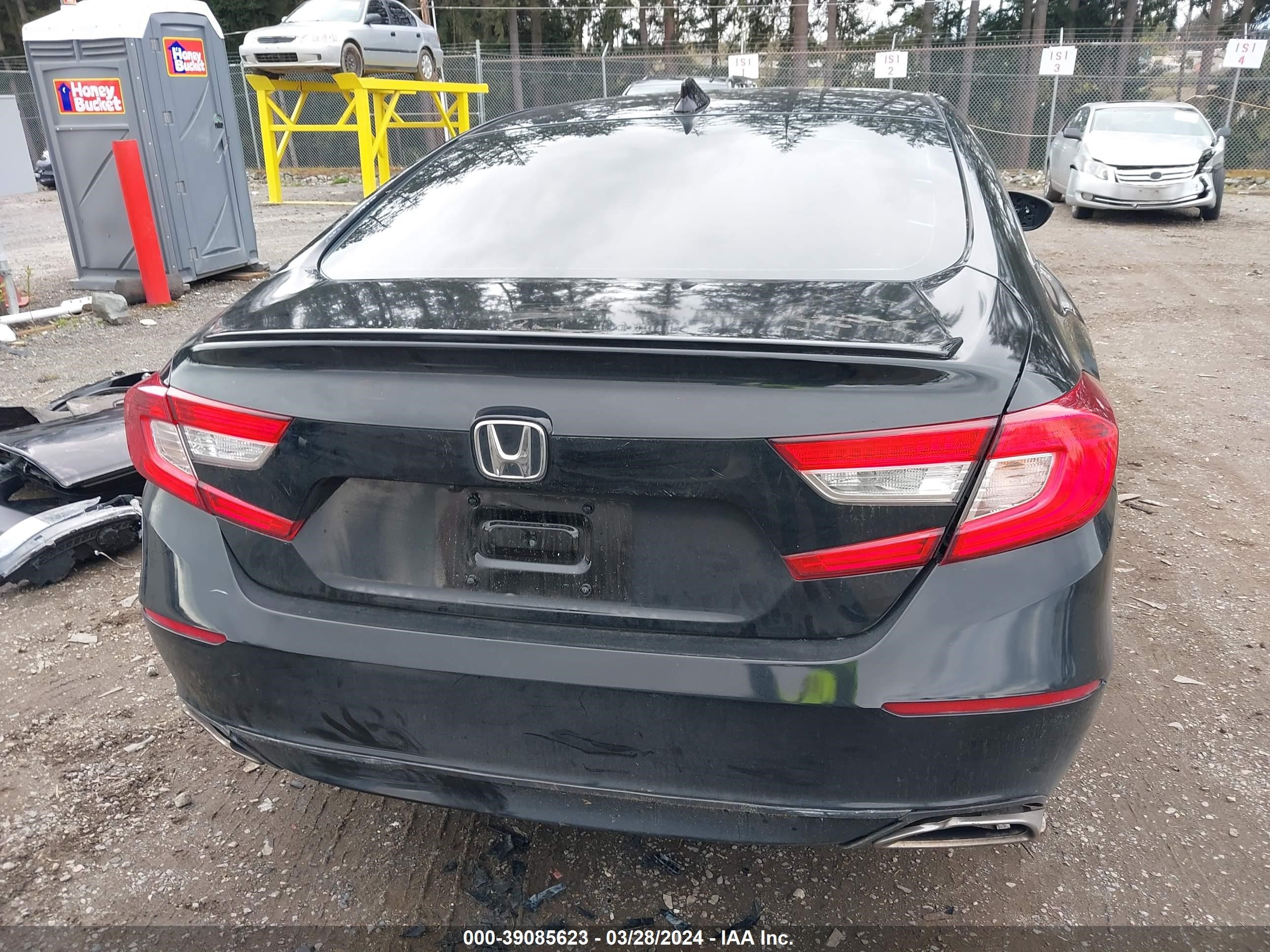 Photo 15 VIN: 1HGCV1F33JA268009 - HONDA ACCORD 