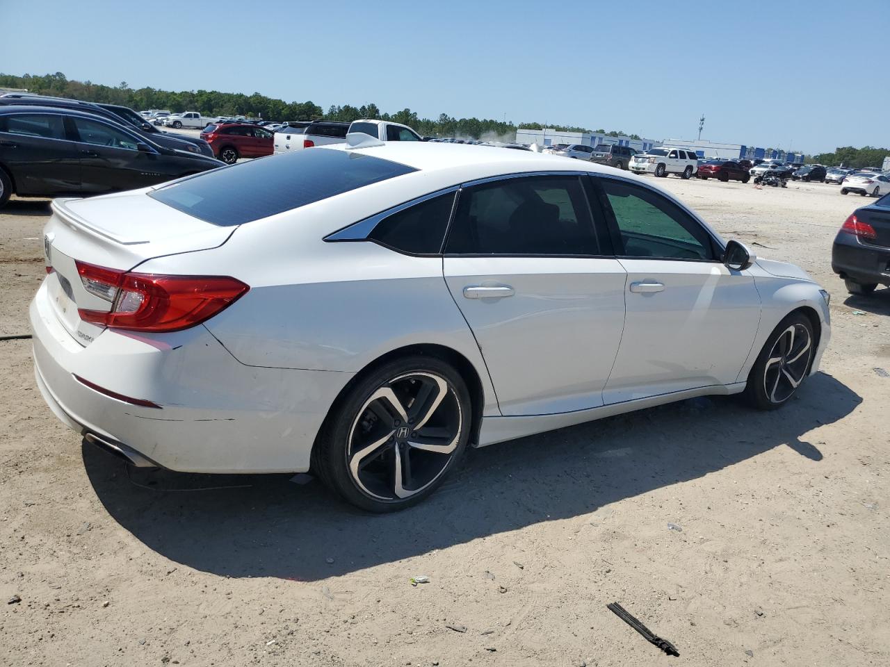 Photo 2 VIN: 1HGCV1F33LA041017 - HONDA ACCORD 