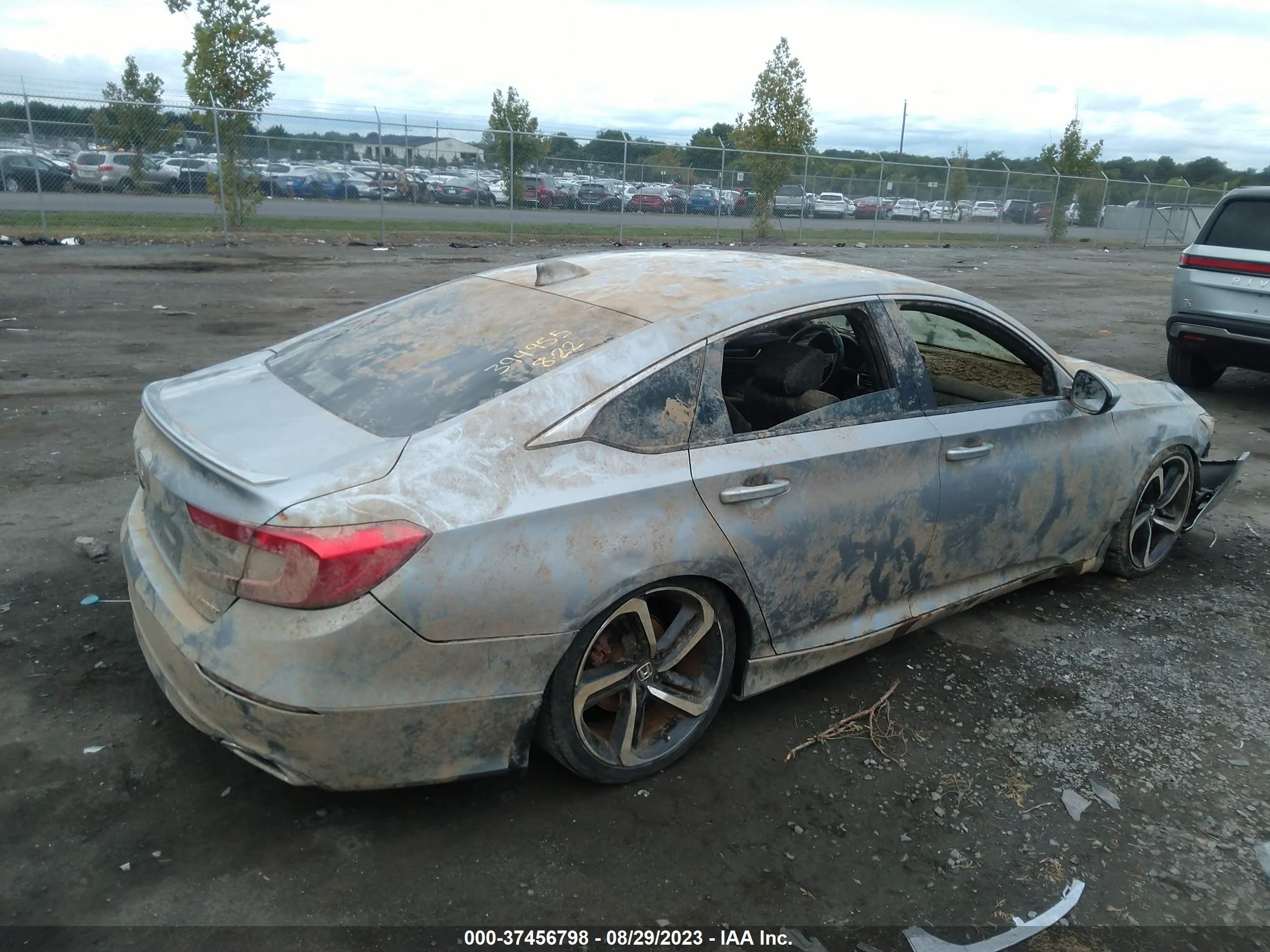 Photo 3 VIN: 1HGCV1F33LA106108 - HONDA ACCORD 