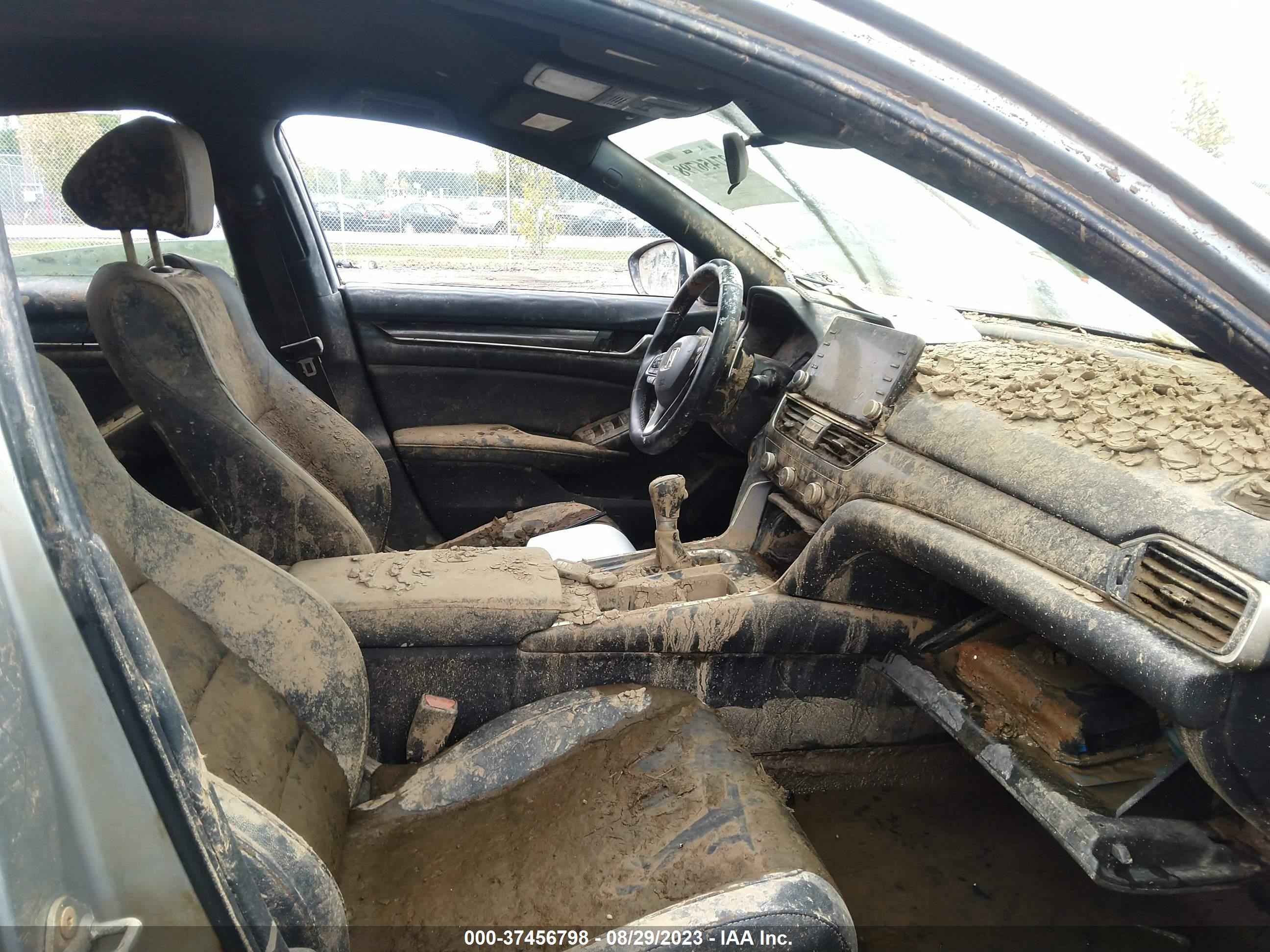 Photo 4 VIN: 1HGCV1F33LA106108 - HONDA ACCORD 