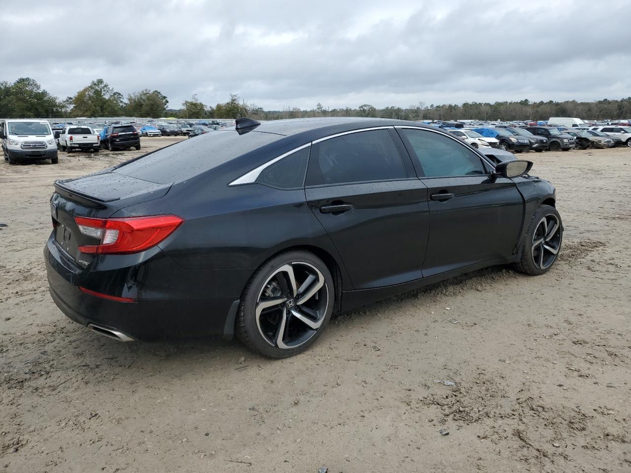 Photo 2 VIN: 1HGCV1F33MA079400 - HONDA ACCORD 