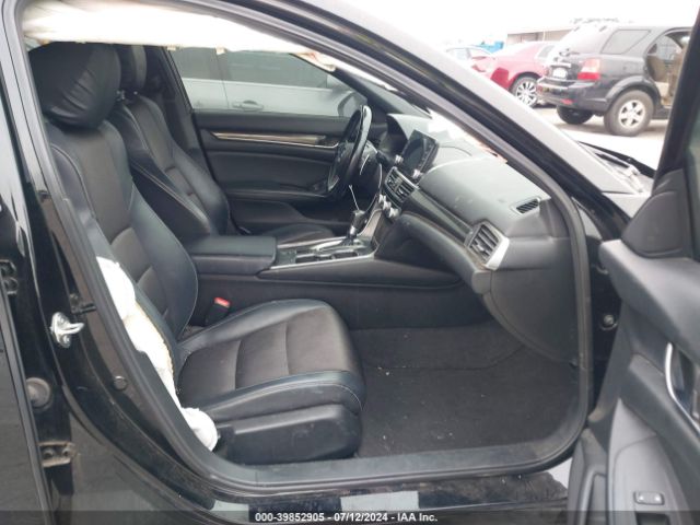 Photo 4 VIN: 1HGCV1F34JA150910 - HONDA ACCORD 