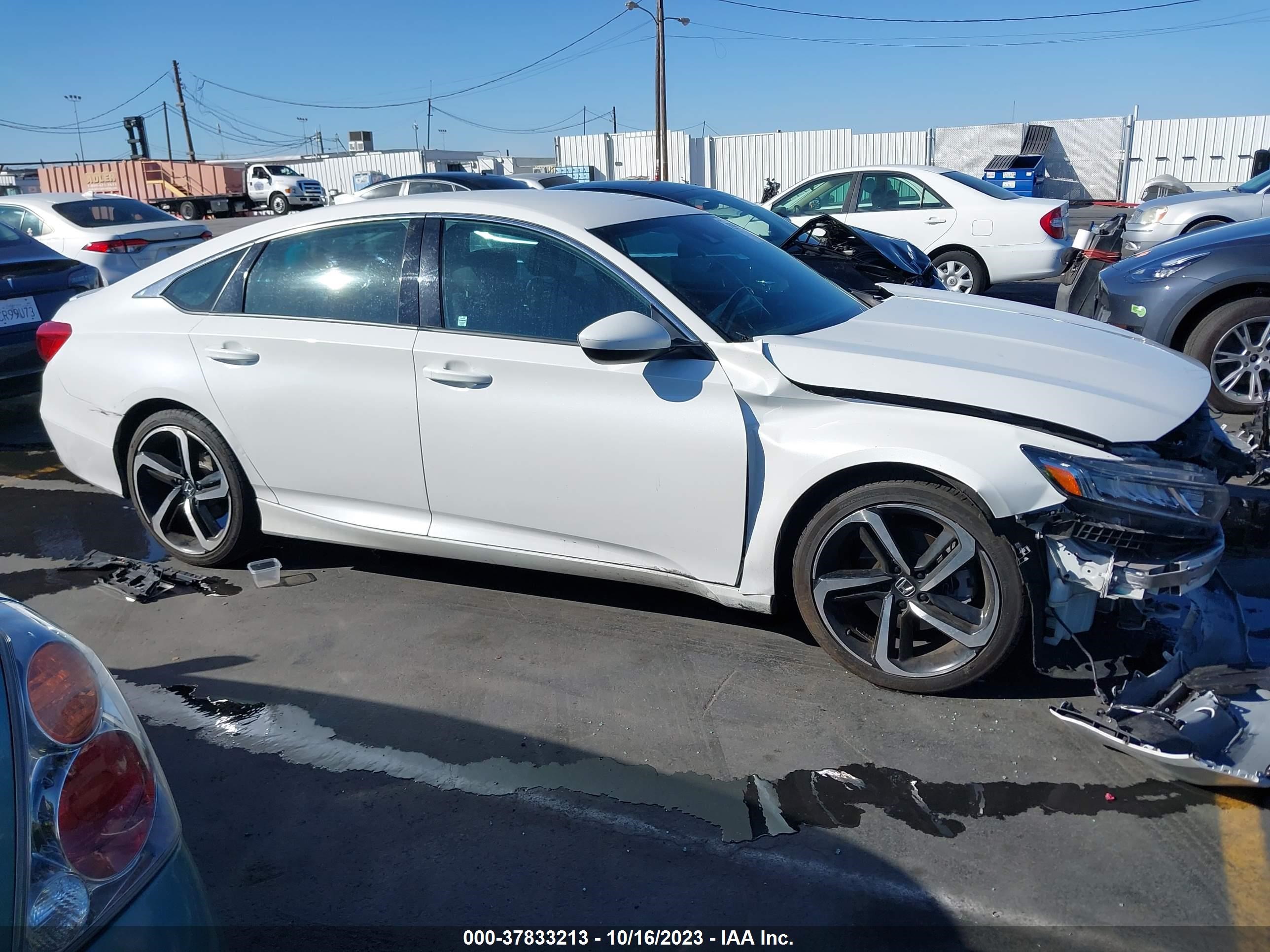 Photo 13 VIN: 1HGCV1F34JA186497 - HONDA ACCORD 