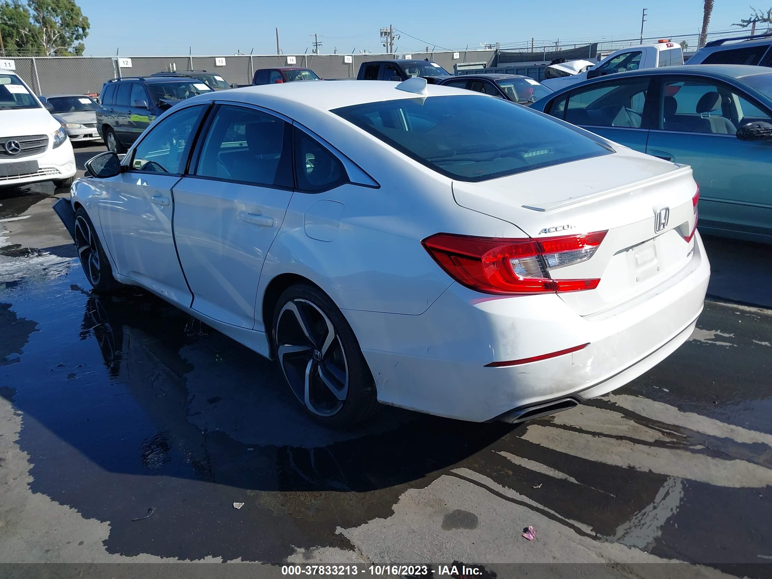 Photo 2 VIN: 1HGCV1F34JA186497 - HONDA ACCORD 