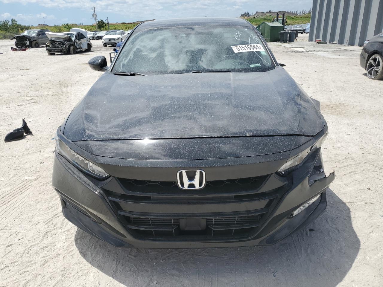 Photo 4 VIN: 1HGCV1F34JA256421 - HONDA ACCORD 