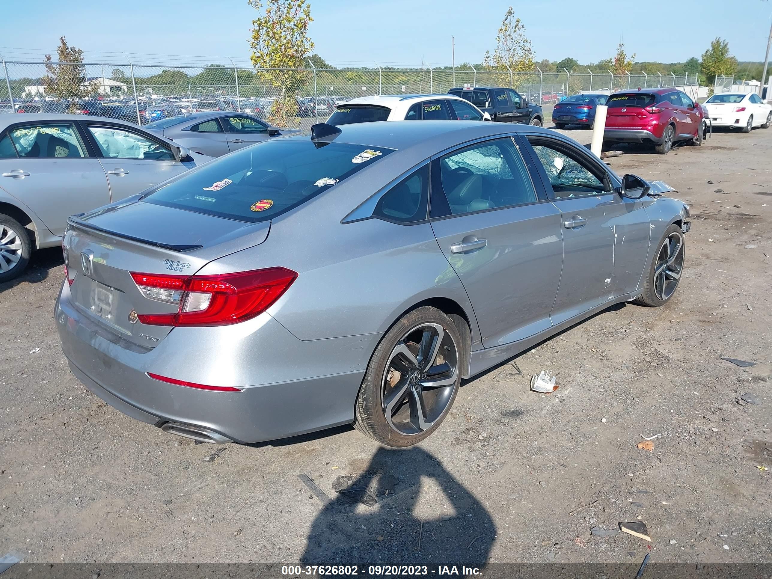 Photo 3 VIN: 1HGCV1F34MA018296 - HONDA ACCORD 