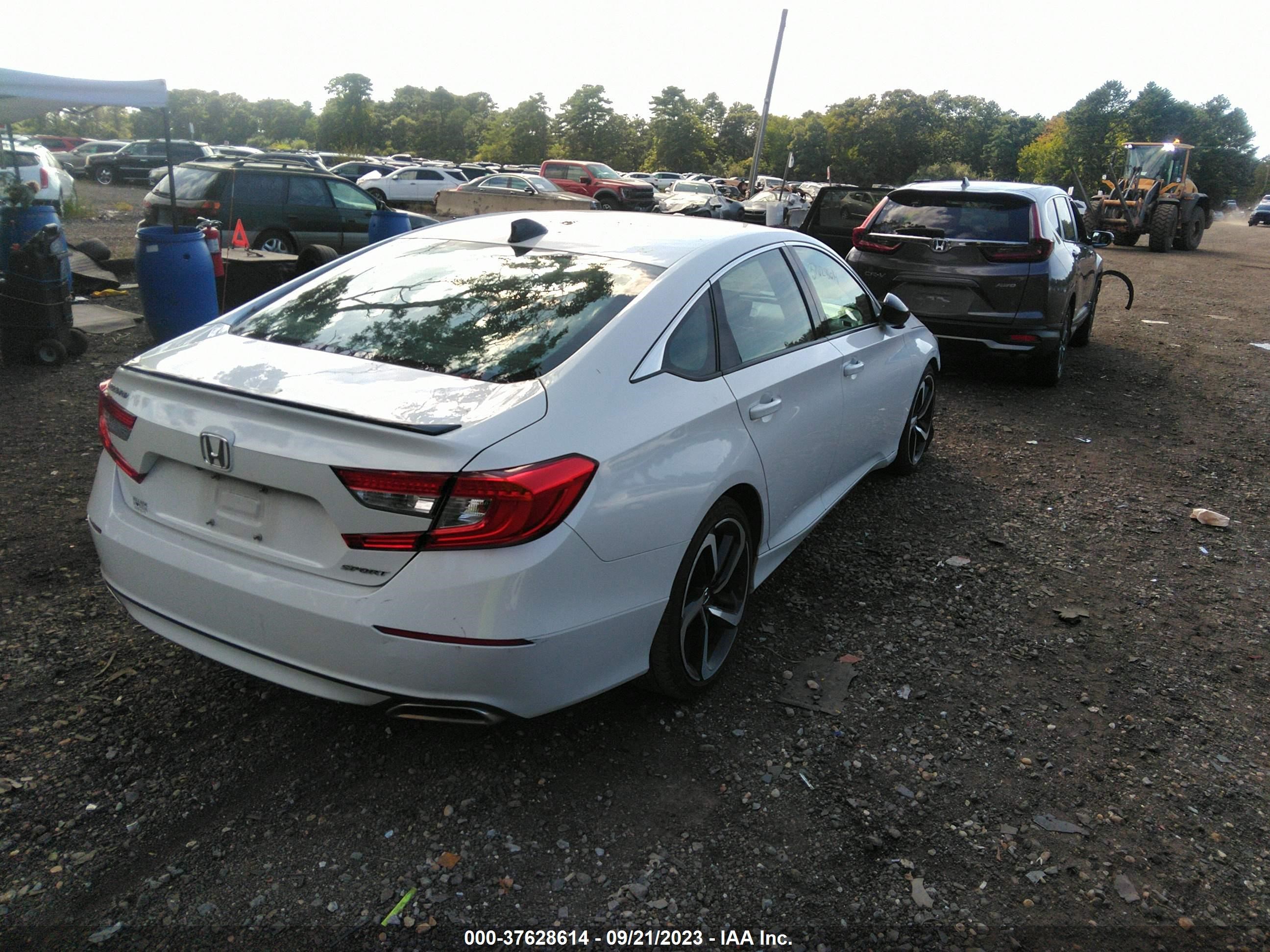 Photo 3 VIN: 1HGCV1F34MA019111 - HONDA ACCORD 